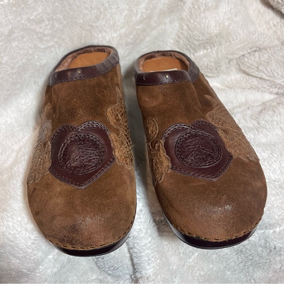 VINTAGE LUCKY BRAND Leather Embroidered Clogs - Picture 5 of 13